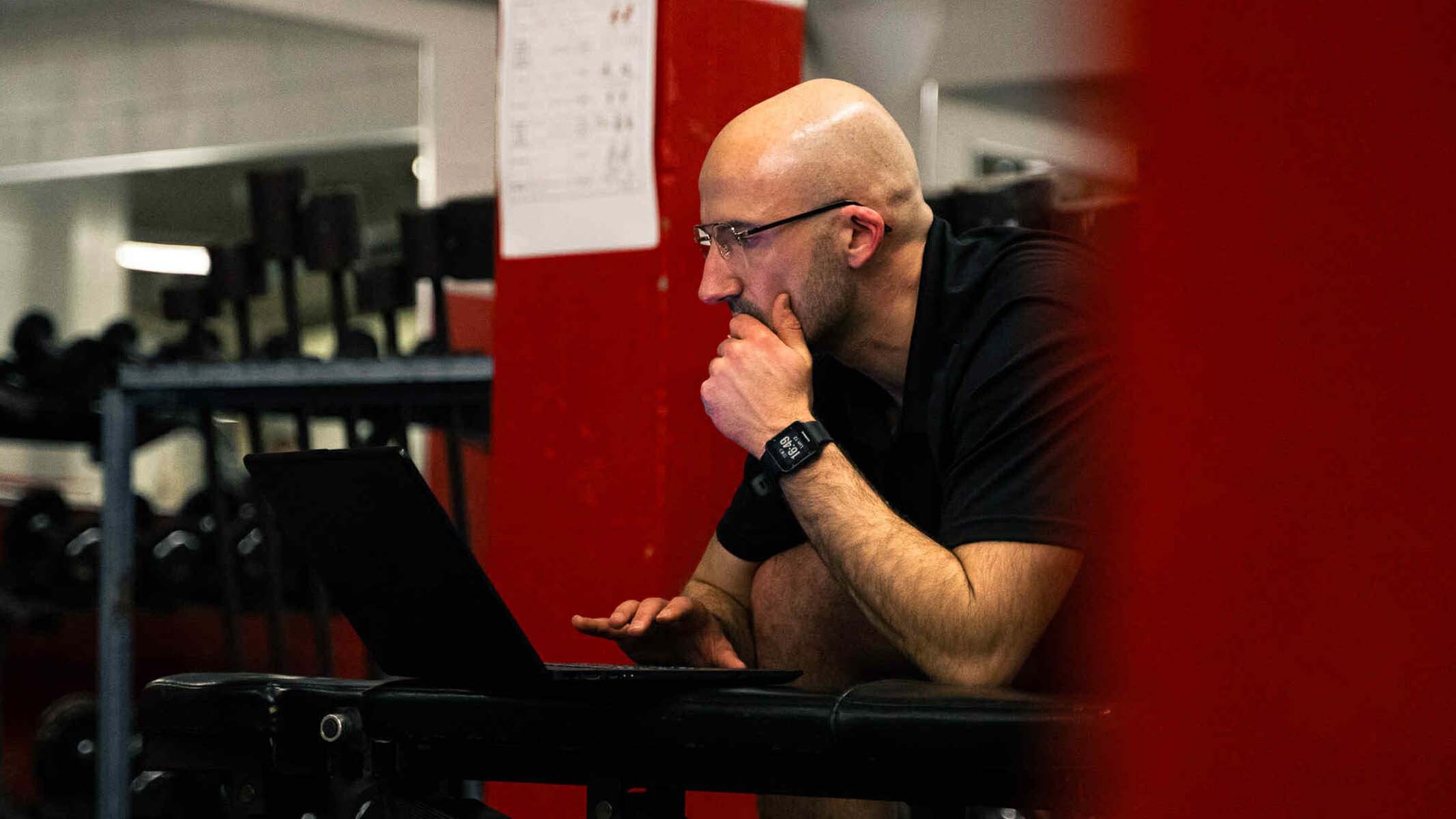 «Accusation grave et infondée»: un entrepreneur québécois perd des milliers de dollars après la suspension inopinée de son compte Meta | Noovo Info